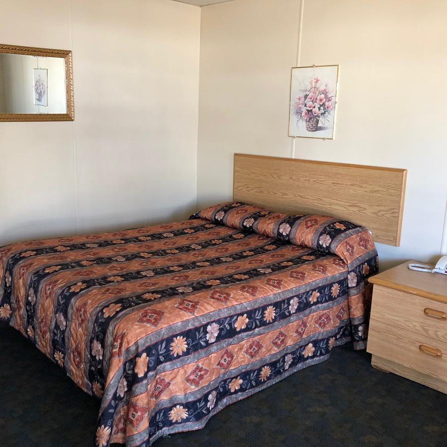 Bluebird Motel Innisfail Kültér fotó