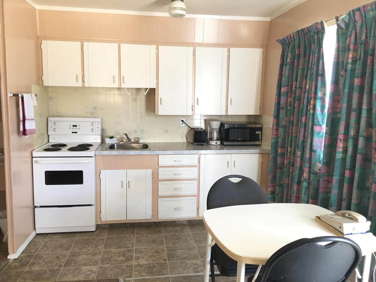 Bluebird Motel Innisfail Kültér fotó