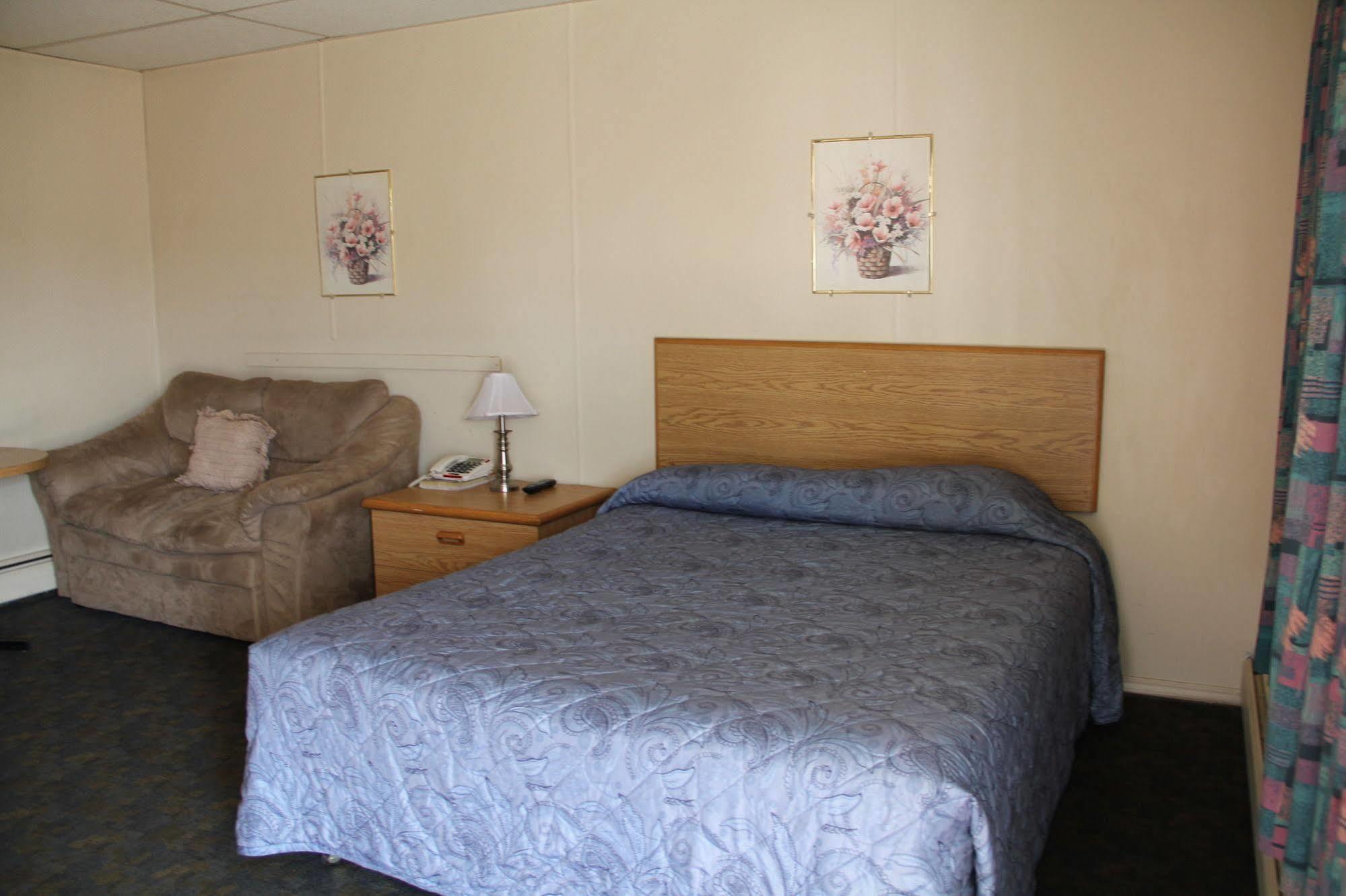 Bluebird Motel Innisfail Kültér fotó
