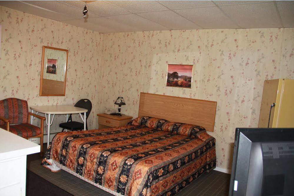 Bluebird Motel Innisfail Kültér fotó